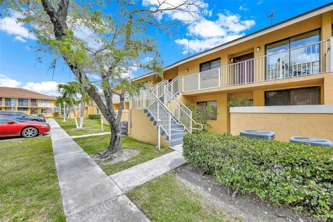 530 NW 214th St # 9, Miami Gardens FL 33169