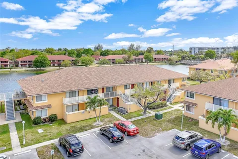 530 NW 214th St # 9, Miami Gardens FL 33169