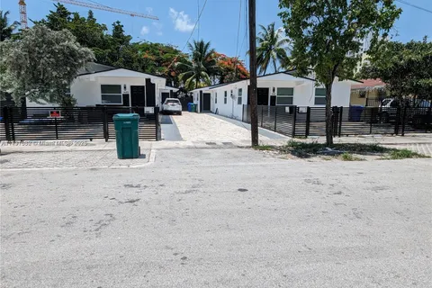 1441 NW 34th St, Miami FL 33142