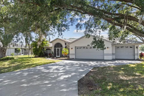 100 OAK KNOLLS CIRCLE, Sebring FL 33876