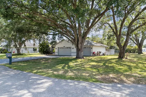 100 OAK KNOLLS CIRCLE, Sebring FL 33876