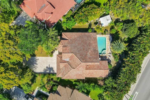 4699 Rothschild Dr, Coral Springs FL 33067