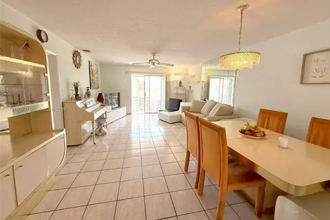 1355 NE 167th St # 302, Miami FL 33162