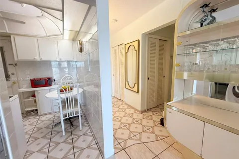 1355 NE 167th St # 302, Miami FL 33162