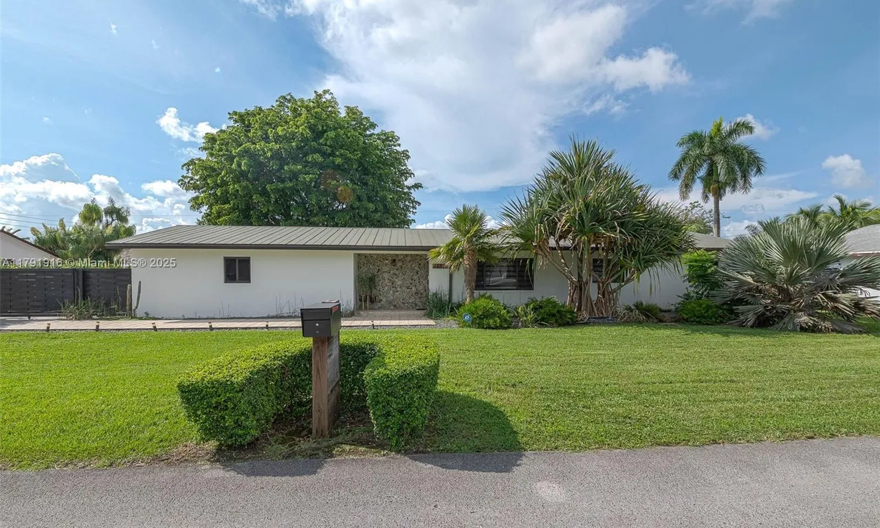 16720 SW 276th St, Homestead FL 33031
