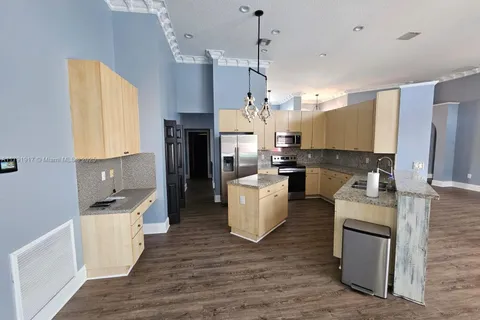 13955 NW 22nd Ct, Pembroke Pines FL 33028