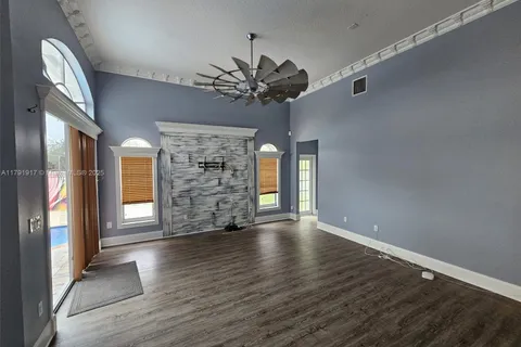 13955 NW 22nd Ct, Pembroke Pines FL 33028