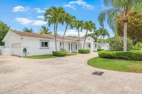 8241 SW 146th St, Palmetto Bay FL 33158
