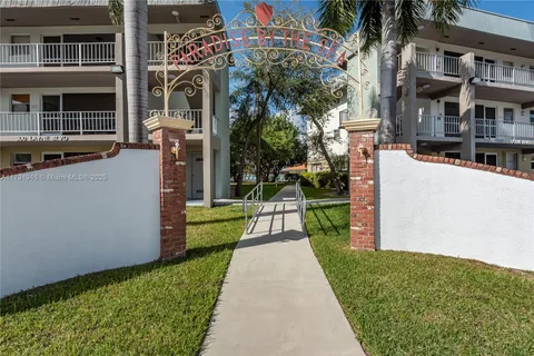 250 Layne Blvd # 312, Hallandale Beach FL 33009
