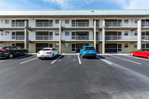 250 Layne Blvd # 312, Hallandale Beach FL 33009