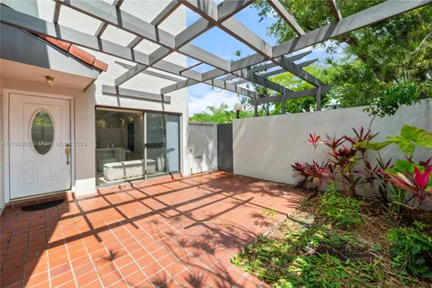 4730 SW 67th Ave # I1, Miami FL 33155