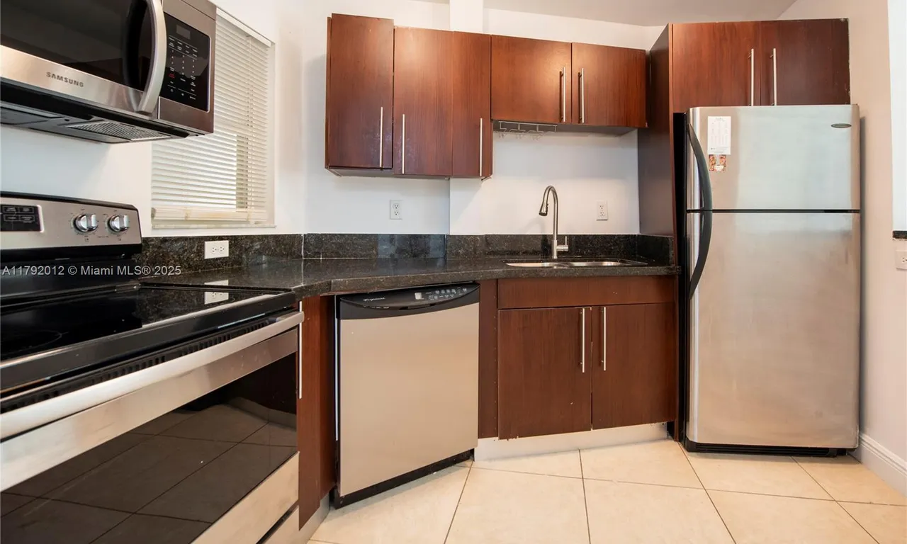 4147 Stirling Rd # 205, Dania Beach FL 33314