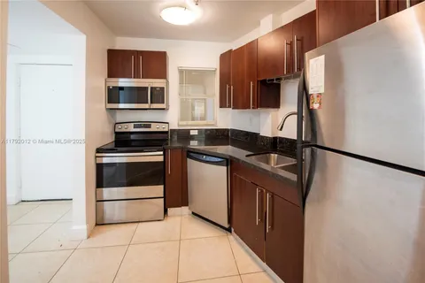 4147 Stirling Rd # 205, Dania Beach FL 33314