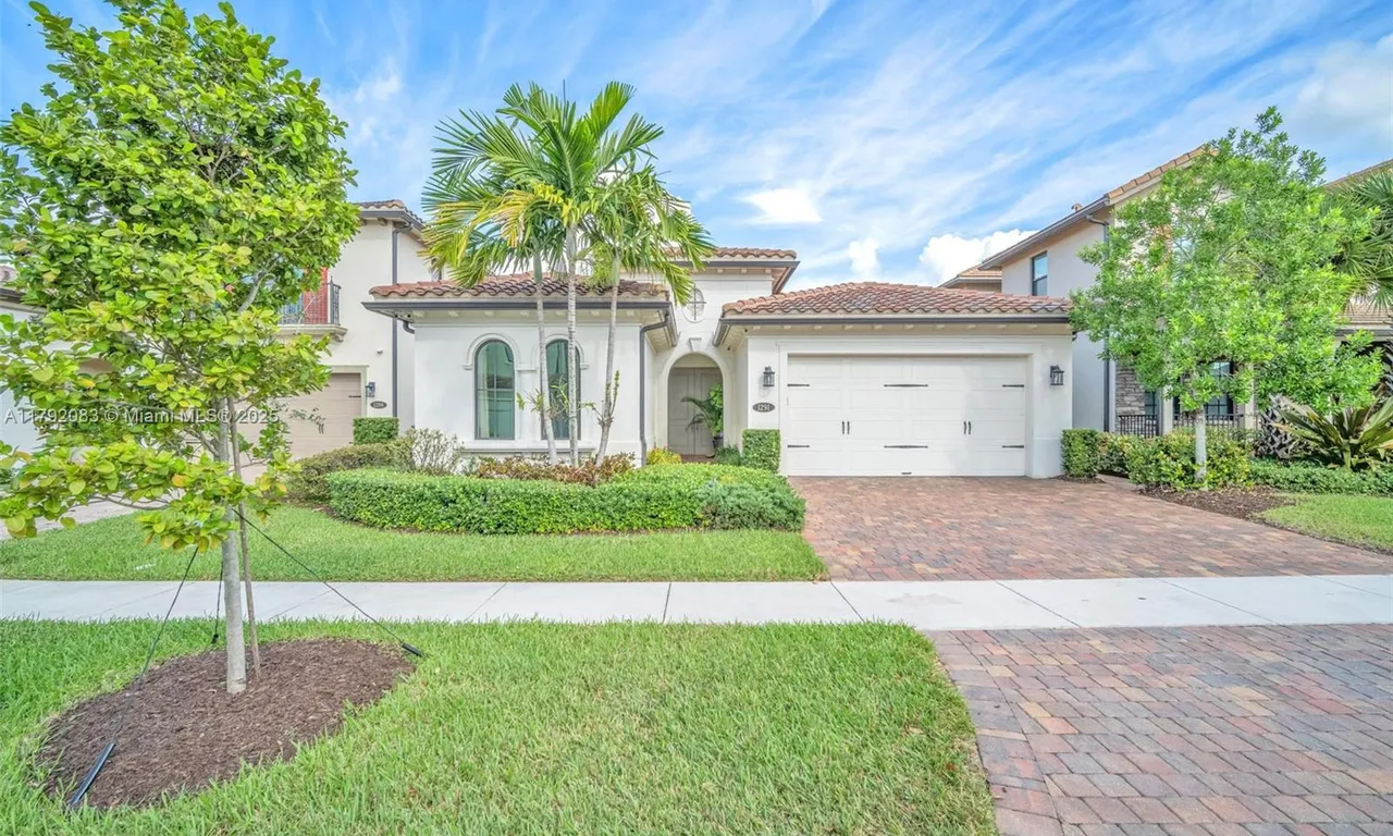 1291 SW 113th Way, Pembroke Pines FL 33025