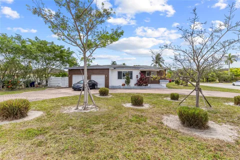 6690 Miramar Pkwy, Miramar FL 33023
