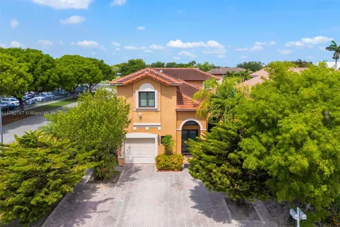 19404 NW 79th Ct, Hialeah FL 33015