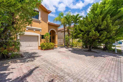 19404 NW 79th Ct, Hialeah FL 33015