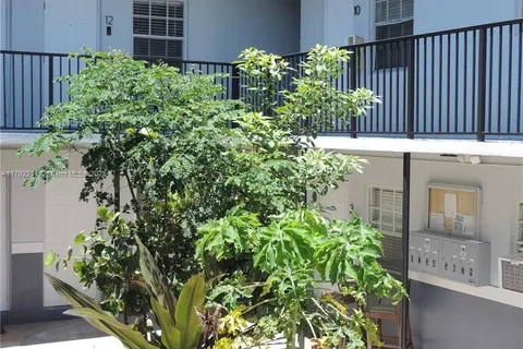 3615 Thomas Ave # 11, Miami FL 33133