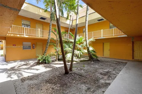 17911 NW 68th Ave # P208, Hialeah FL 33015