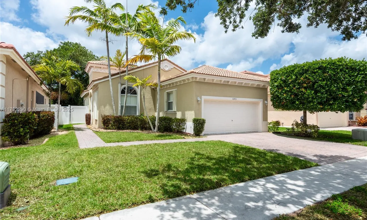 1640 NE 37th Ave, Homestead FL 33033