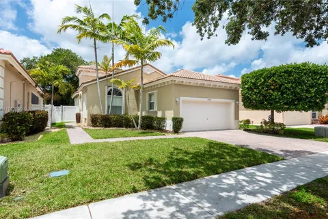 1640 NE 37th Ave, Homestead FL 33033
