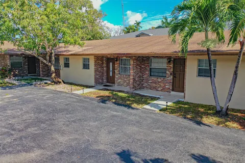 2325 Taylor St # 9, Hollywood FL 33020