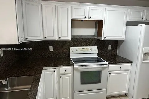 11229 W Atlantic Blvd # 204, Coral Springs FL 33071