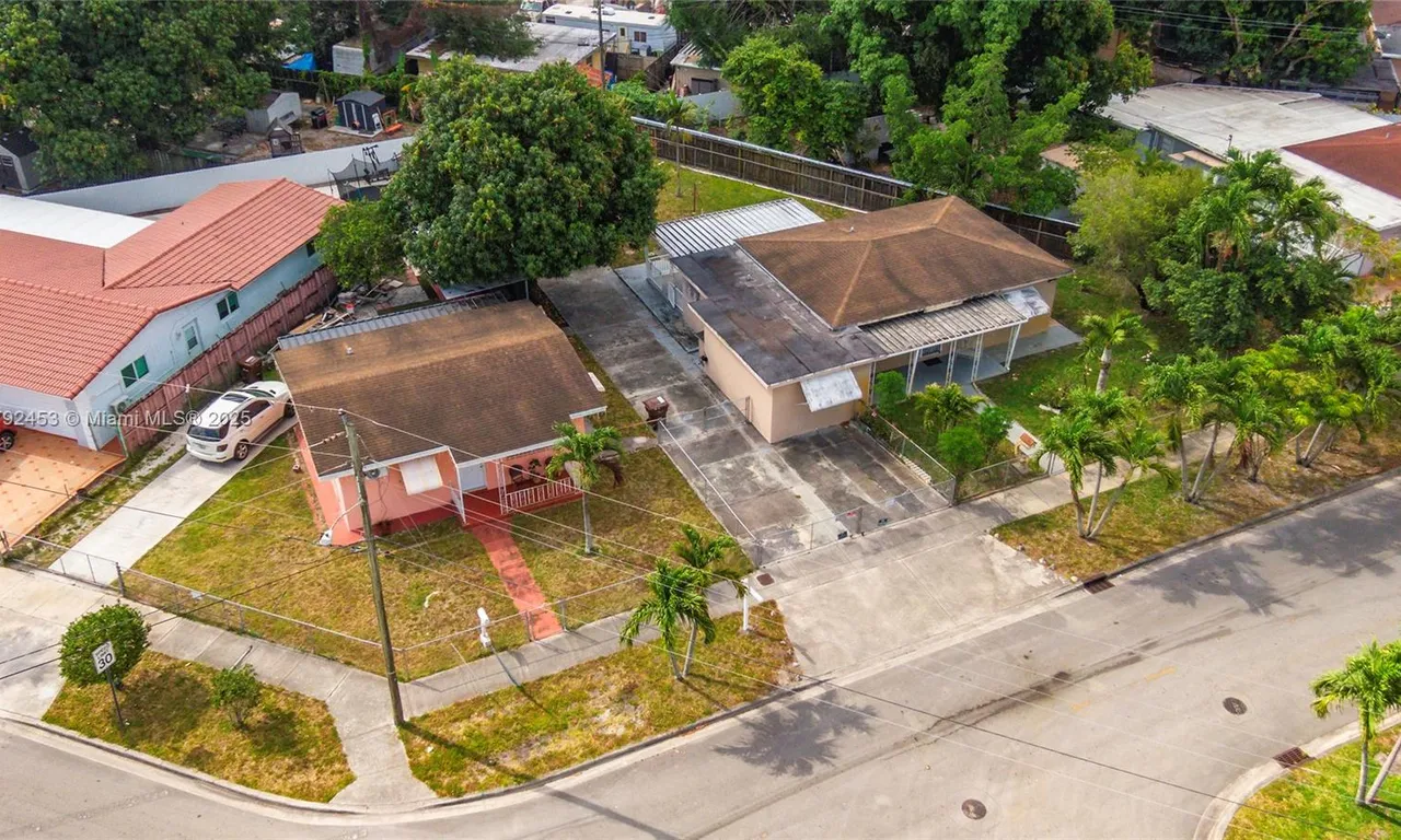171 Curtiss Dr, Hialeah FL 33010