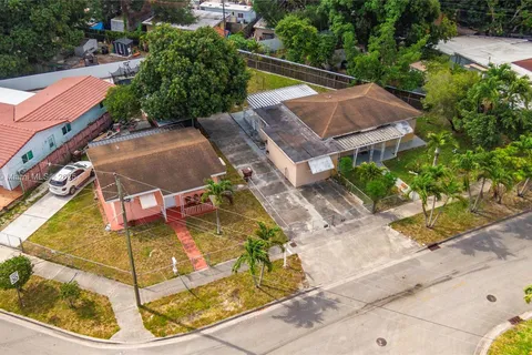 171 Curtiss Dr, Hialeah FL 33010