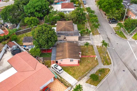 171 Curtiss Dr, Hialeah FL 33010