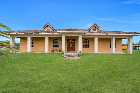 687 Montura Ave, Clewiston FL 33440