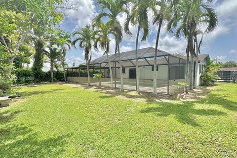 19241 SW 93rd Rd, Cutler Bay FL 33157