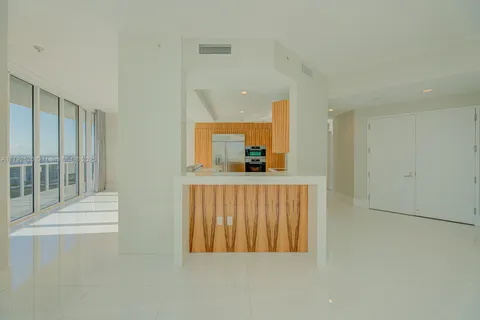 4100 Island Blvd # 1402, Aventura FL 33160