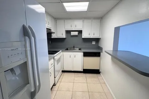 4174 INVERRARY DR # 707, Lauderhill FL 33319
