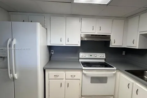 4174 INVERRARY DR # 707, Lauderhill FL 33319