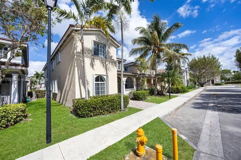 27056 SW 140th Pl, Homestead FL 33032