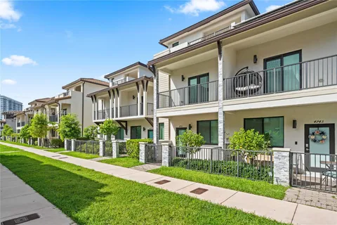 4755 NW 83rd Path, Doral FL 33166