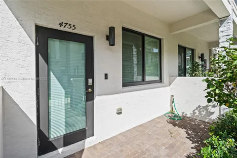 4755 NW 83rd Path, Doral FL 33166