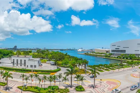 900 Biscayne Blvd # 707, Miami FL 33132
