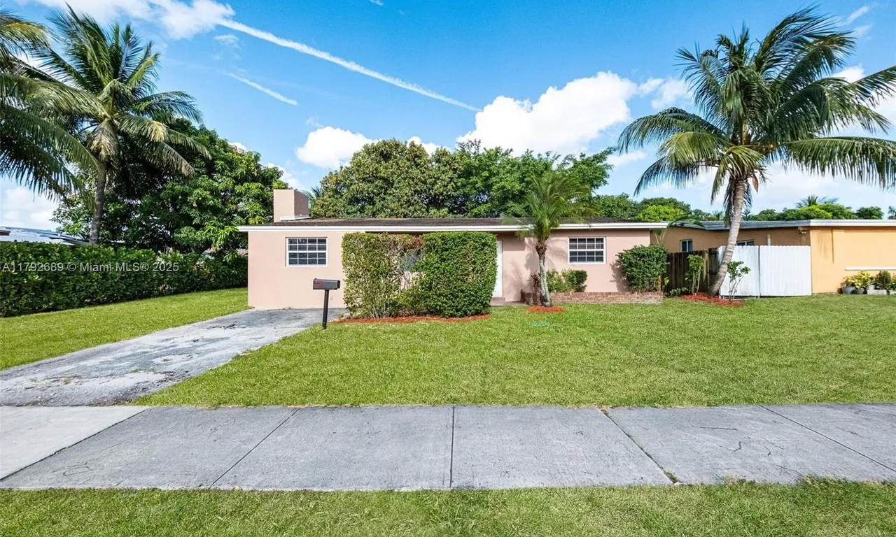 2821 N 74th Ave, Hollywood FL 33024