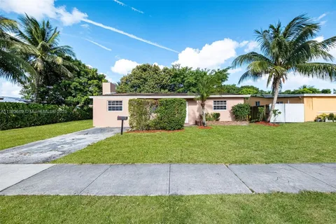 2821 N 74th Ave, Hollywood FL 33024