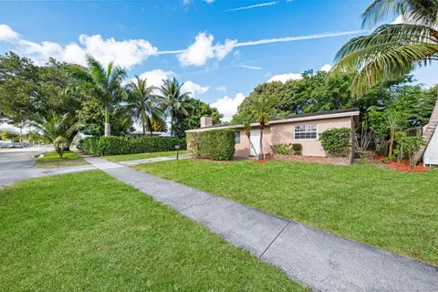 2821 N 74th Ave, Hollywood FL 33024