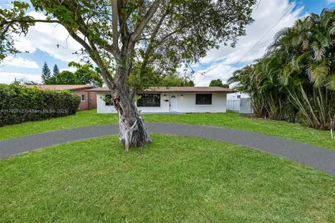 7817 NE Madeira St, Miramar FL 33023