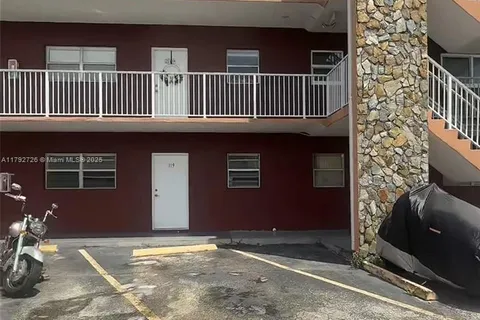 6850 W 16th Dr # 119, Hialeah FL 33014
