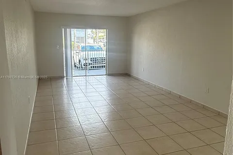 6850 W 16th Dr # 119, Hialeah FL 33014