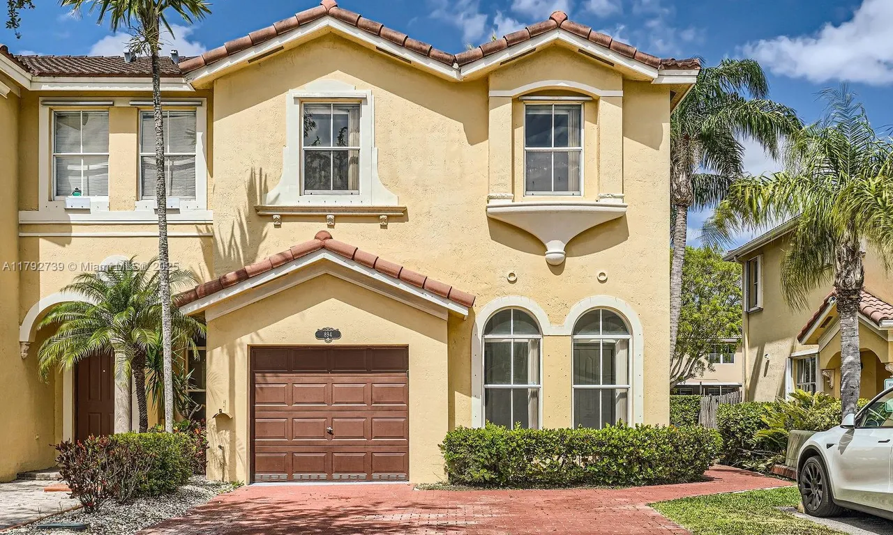 894 SW 151st Pl, Miami FL 33194