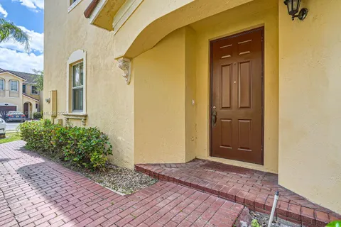 894 SW 151st Pl, Miami FL 33194