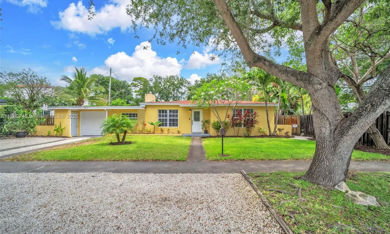251 SW 23rd St, Fort Lauderdale FL 33315