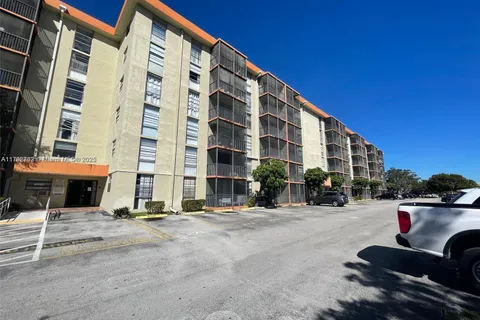 16950 W Dixie Hwy # 427, North Miami Beach FL 33160