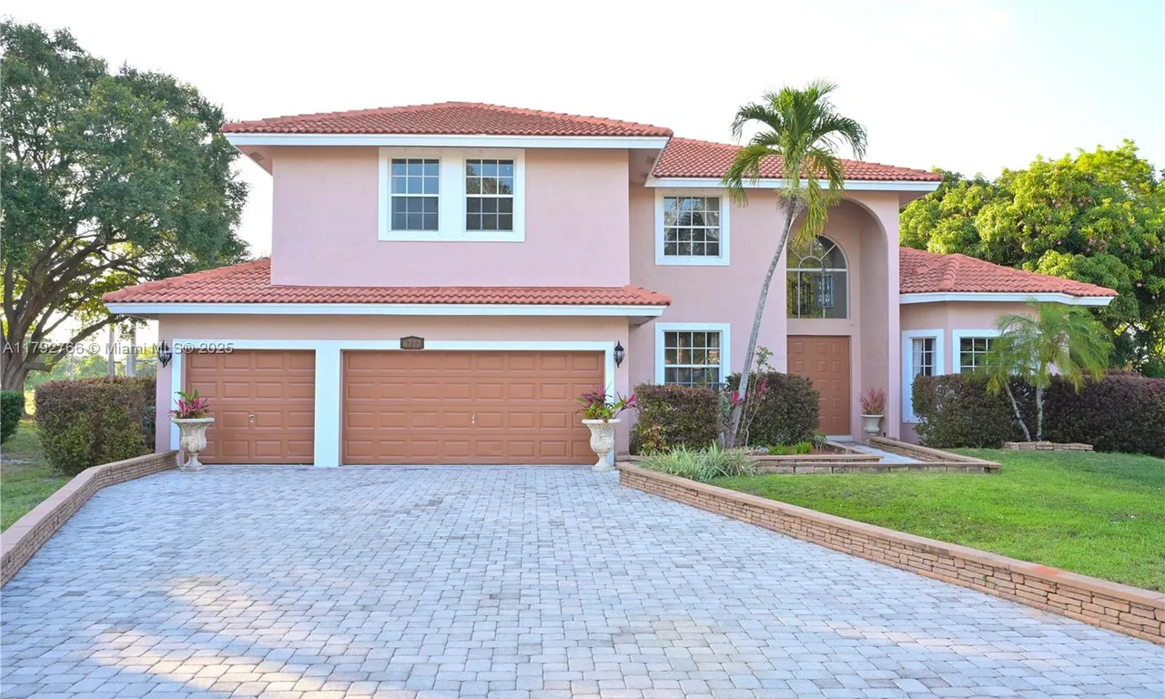 6777 NW 44th Ct, Coral Springs FL 33067